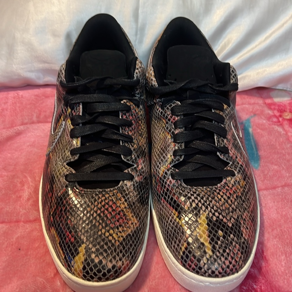Very Rare Kobe Bryant 8 Lifestyle LE Snake Pattern. Size10. Only Serious offers - Picture 3 of 9